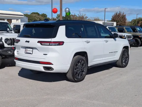 More photos of 2025 Jeep Grand Cherokee L Summit at Step One CDJR Fiat Fort Walton Beach, FL