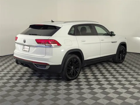 More photos of 2023 Volkswagen Atlas Cross Sport 3.6L V6 SE w/Technology at Step One CDJR Fiat Fort Walton Beach, FL