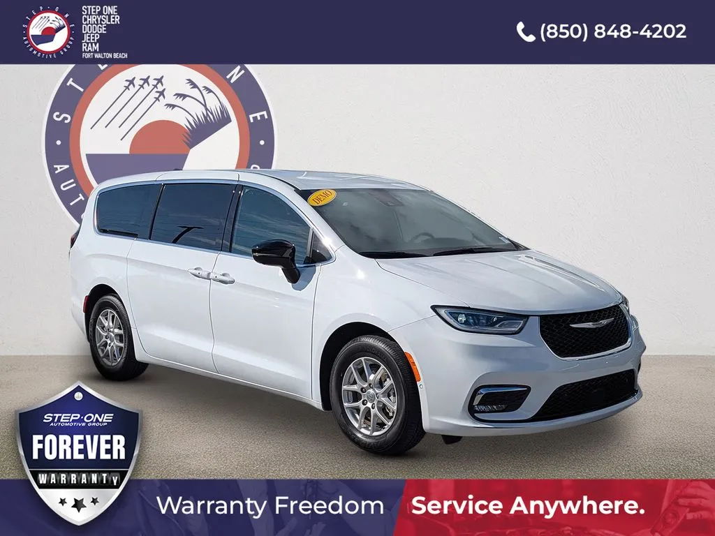 White 2025 Chrysler Pacifica Select for sale in Fort Walton Beach, FL