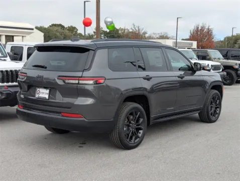 More photos of 2025 Jeep Grand Cherokee L Limited at Step One CDJR Fiat Fort Walton Beach, FL