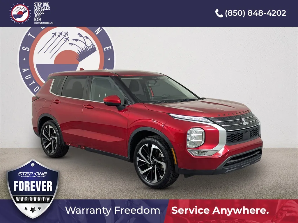 Silver 2022 Mitsubishi Outlander ES for sale in Fort Walton Beach, FL