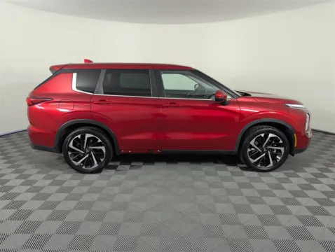 More photos of 2022 Mitsubishi Outlander ES at Step One CDJR Fiat Fort Walton Beach, FL