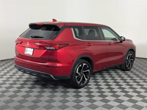 More photos of 2022 Mitsubishi Outlander ES at Step One CDJR Fiat Fort Walton Beach, FL