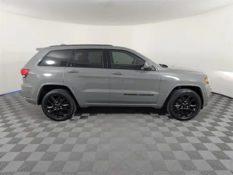 More photos of 2022 Jeep Grand Cherokee WK Laredo X at Step One CDJR Fiat Fort Walton Beach, FL