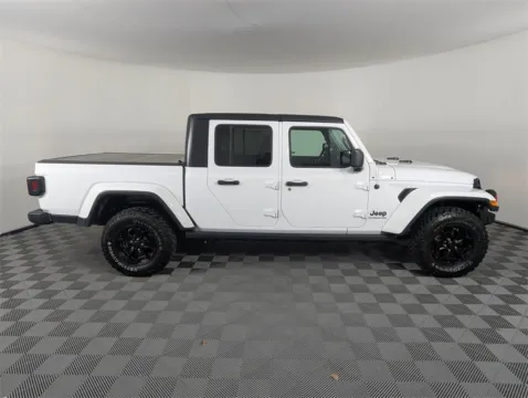 More photos of 2021 Jeep Gladiator Sport at Step One CDJR Fiat Fort Walton Beach, FL