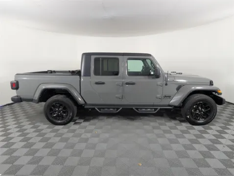 More photos of 2022 Jeep Gladiator Altitude at Step One CDJR Fiat Fort Walton Beach, FL