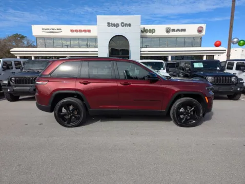 More photos of 2025 Jeep Grand Cherokee Altitude at Step One CDJR Fiat Fort Walton Beach, FL