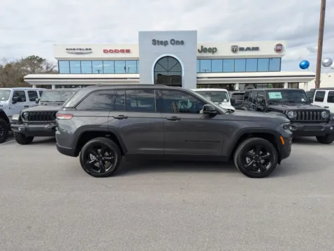 More photos of 2025 Jeep Grand Cherokee Altitude X at Step One CDJR Fiat Fort Walton Beach, FL