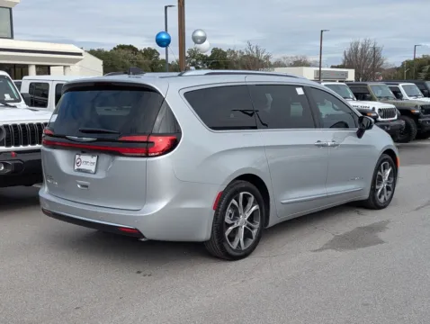 More photos of 2026 Chrysler Pacifica Pinnacle at Step One CDJR Fiat Fort Walton Beach, FL