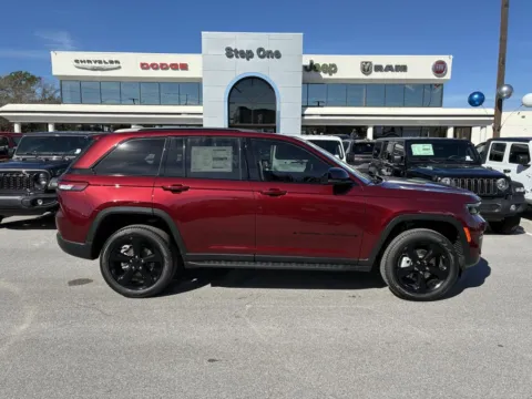More photos of 2025 Jeep Grand Cherokee Limited at Step One CDJR Fiat Fort Walton Beach, FL
