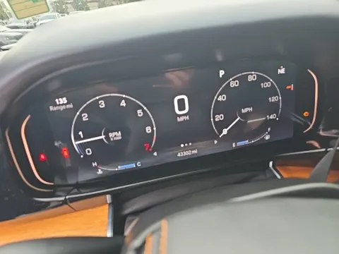 More photos of 2022 Jeep Grand Wagoneer Series III at Step One CDJR Fiat Fort Walton Beach, FL