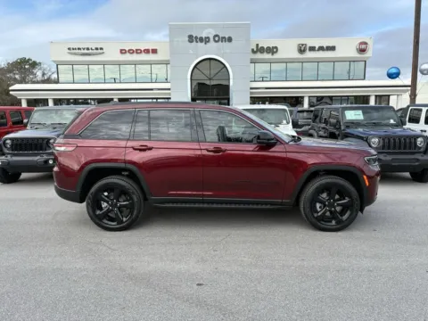 More photos of 2026 Jeep Grand Cherokee Limited at Step One CDJR Fiat Fort Walton Beach, FL