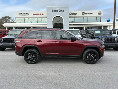 More photos of 2026 Jeep Grand Cherokee Limited at Step One CDJR Fiat Fort Walton Beach, FL