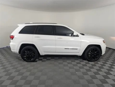 More photos of 2021 Jeep Grand Cherokee Laredo X at Step One CDJR Fiat Fort Walton Beach, FL