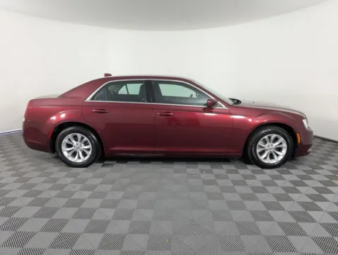 More photos of 2022 Chrysler 300 Touring at Step One CDJR Fiat Fort Walton Beach, FL