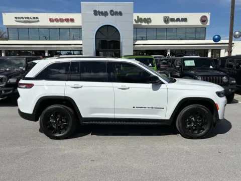 More photos of 2026 Jeep Grand Cherokee Altitude at Step One CDJR Fiat Fort Walton Beach, FL