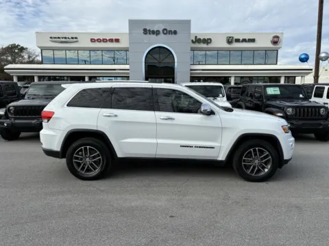 More photos of 2020 Jeep Grand Cherokee Altitude at Step One CDJR Fiat Fort Walton Beach, FL