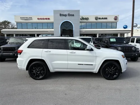 More photos of 2017 Jeep Grand Cherokee Limited at Step One CDJR Fiat Fort Walton Beach, FL