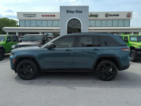 More photos of 2026 Jeep Grand Cherokee Limited at Step One CDJR Fiat Fort Walton Beach, FL