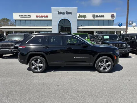 More photos of 2026 Jeep Grand Cherokee Limited at Step One CDJR Fiat Fort Walton Beach, FL