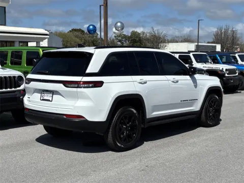 More photos of 2026 Jeep Grand Cherokee Laredo at Step One CDJR Fiat Fort Walton Beach, FL
