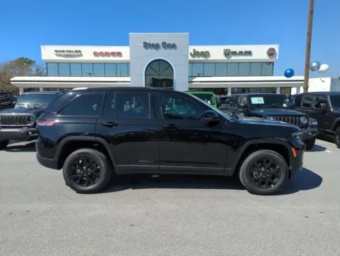 More photos of 2025 Jeep Grand Cherokee Altitude X at Step One CDJR Fiat Fort Walton Beach, FL