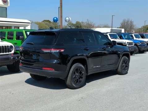 More photos of 2025 Jeep Grand Cherokee Altitude X at Step One CDJR Fiat Fort Walton Beach, FL