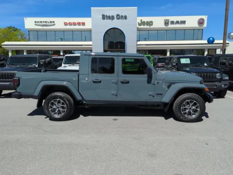 More photos of 2026 Jeep Gladiator Sport S at Step One CDJR Fiat Fort Walton Beach, FL