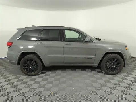 More photos of 2021 Jeep Grand Cherokee Laredo X at Step One CDJR Fiat Fort Walton Beach, FL