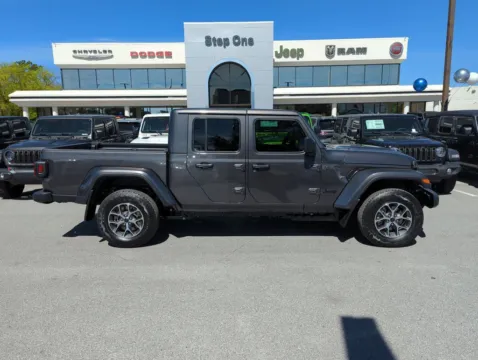 More photos of 2026 Jeep Gladiator Sport S at Step One CDJR Fiat Fort Walton Beach, FL