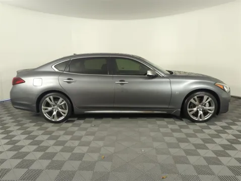 More photos of 2016 INFINITI Q70L 3.7 at Step One CDJR Fiat Fort Walton Beach, FL
