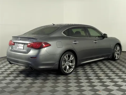 More photos of 2016 INFINITI Q70L 3.7 at Step One CDJR Fiat Fort Walton Beach, FL