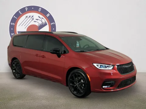 Photos of 2026 Chrysler Pacifica Select for sale in Fort Walton Beach, FL at Step One CDJR Fiat Fort Walton Beach
