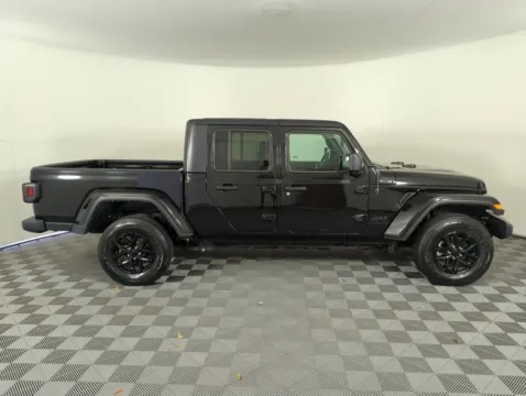 More photos of 2023 Jeep Gladiator Sport S at Step One CDJR Fiat Fort Walton Beach, FL