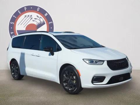 Photos of 2025 Chrysler Pacifica Limited for sale in Fort Walton Beach, FL at Step One CDJR Fiat Fort Walton Beach