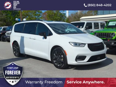 White 2025 Chrysler Pacifica Limited for sale in Fort Walton Beach, FL