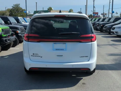 More photos of 2025 Chrysler Pacifica Limited at Step One CDJR Fiat Fort Walton Beach, FL