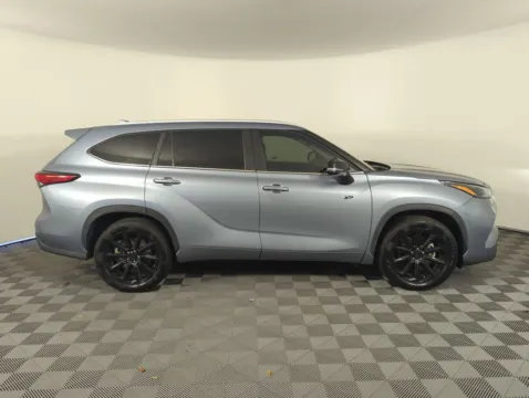 More photos of 2023 Toyota Highlander XLE at Step One CDJR Fiat Fort Walton Beach, FL