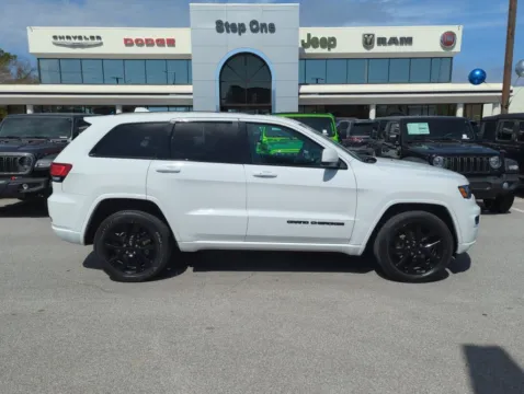 More photos of 2020 Jeep Grand Cherokee Altitude at Step One CDJR Fiat Fort Walton Beach, FL