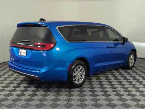 More photos of 2026 Chrysler Pacifica Select at Step One CDJR Fiat Fort Walton Beach, FL