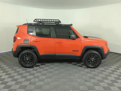 More photos of 2016 Jeep Renegade Trailhawk at Step One CDJR Fiat Fort Walton Beach, FL