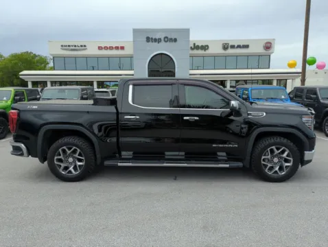 More photos of 2022 GMC Sierra 1500 SLT at Step One CDJR Fiat Fort Walton Beach, FL