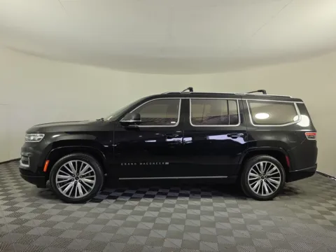 More photos of 2022 Jeep Grand Wagoneer Series III at Step One CDJR Fiat Fort Walton Beach, FL