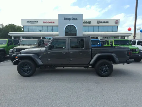 More photos of 2026 Jeep Gladiator 85th Anniversary Edition at Step One CDJR Fiat Fort Walton Beach, FL