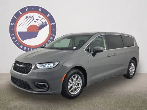 Gray 2023 Chrysler Pacifica Touring L for sale in Fort Walton Beach, FL