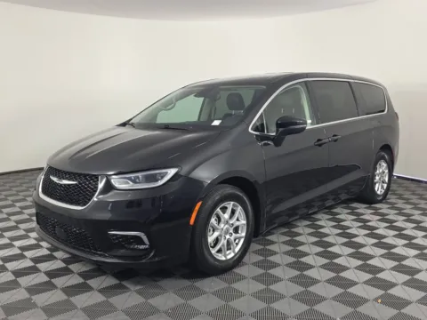 Black 2023 Chrysler Pacifica Touring L for sale in Fort Walton Beach, FL