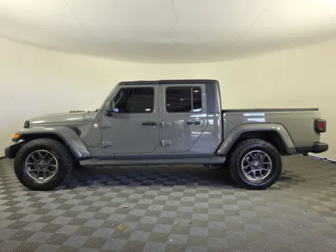 More photos of 2021 Jeep Gladiator Overland at Step One CDJR Fiat Fort Walton Beach, FL