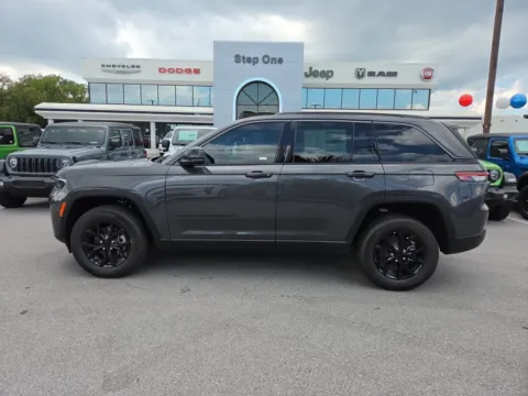 More photos of 2026 Jeep Grand Cherokee Altitude at Step One CDJR Fiat Fort Walton Beach, FL