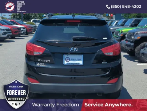 More photos of 2015 Hyundai Tucson SE at Step One CDJR Fiat Fort Walton Beach, FL