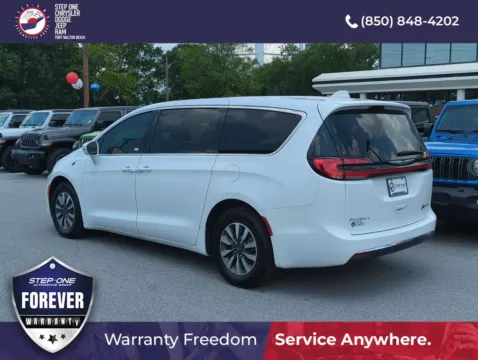 More photos of 2022 Chrysler Pacifica Hybrid Touring L at Step One CDJR Fiat Fort Walton Beach, FL
